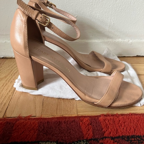 Stuart Weitzman Nearlynude Leather Sandals - Picture 2 of 3